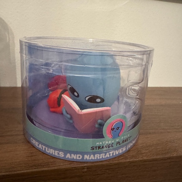 Culturefly Other - Strange Planet Blue and Pink Figurine